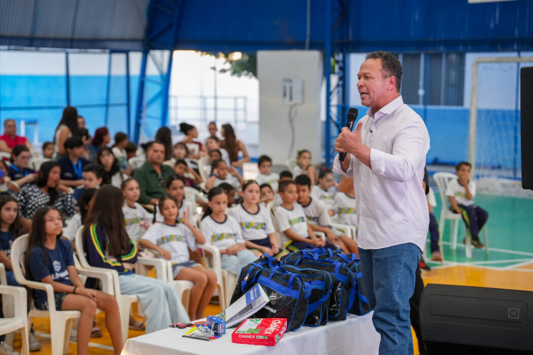 No momento, você está visualizando Prefeitura de Rondonópolis entrega 2.500 kits de materiais de apoio para professores