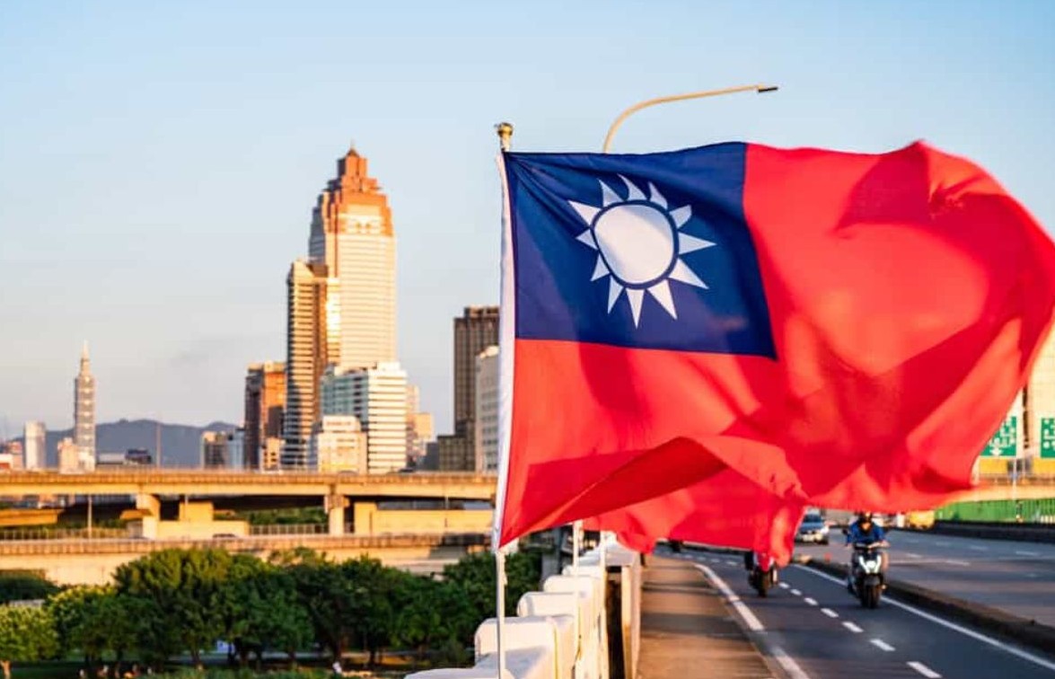 No momento, você está visualizando Taiwan avalia endurecer bloqueio a chips de IA para China em alinhamento com estratégia dos EUA