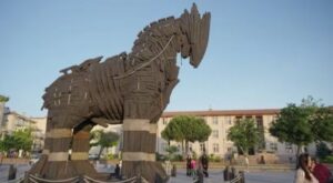 Leia mais sobre o artigo Com Cavalo de Troia gigante como símbolo, Turquia empresta mais de 220 artefatos da antiga cidade para Roma