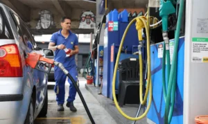 Leia mais sobre o artigo Vendas no comércio recuam 1,5% em abril, impactadas por combustíveis