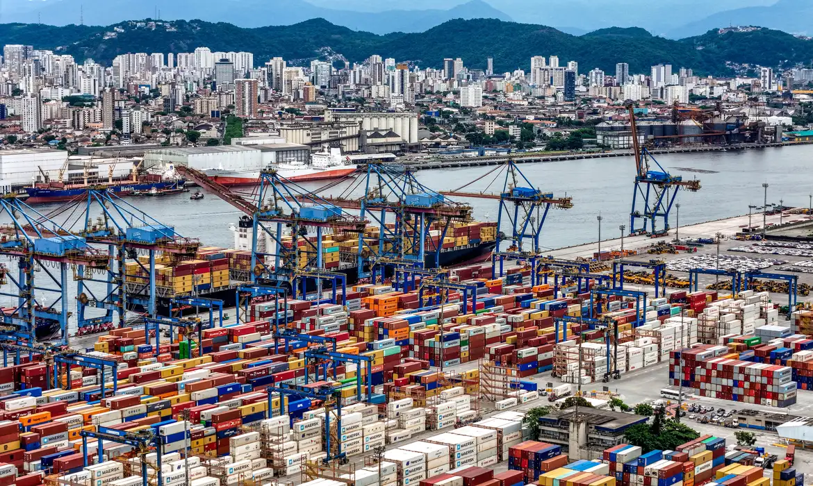 No momento, você está visualizando Brasil vê avanço com EUA, mas mantém etanol fora da negociação