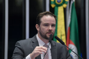 Leia mais sobre o artigo Ministério da Fazenda confirma adiar fim do subsídio à gasolina