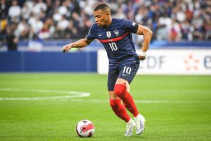 Leia mais sobre o artigo Mbappé confirma artilharia da Copa do Mundo e repete marca de 56 anos