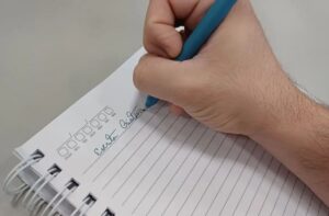 Leia mais sobre o artigo Últimas horas para se inscrever em curso gratuito que dá bolsa de até R$ 6 mil para quem gosta de escrever