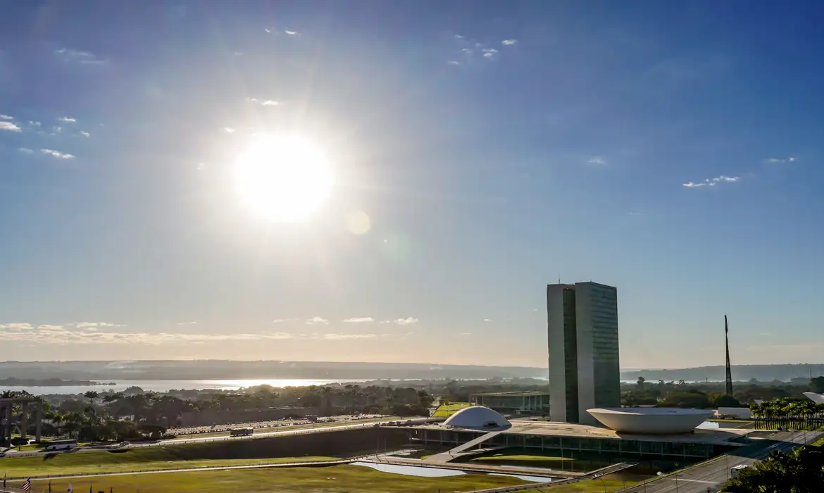 No momento, você está visualizando Congresso vota nesta semana fim da escala 6×1 e “taxa das blusinhas”