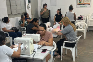 Leia mais sobre o artigo CRAS São Mateus oferece curso de costura criativa para mulheres e fortalece geração de renda