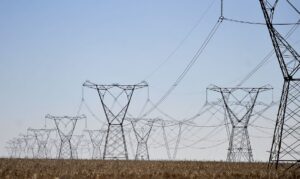 Leia mais sobre o artigo ONS suspende geração excedente de energia pela segunda vez no ano