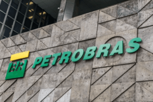 Leia mais sobre o artigo Petrobras lucra R$ 52,4 bilhões no 2º trimestre