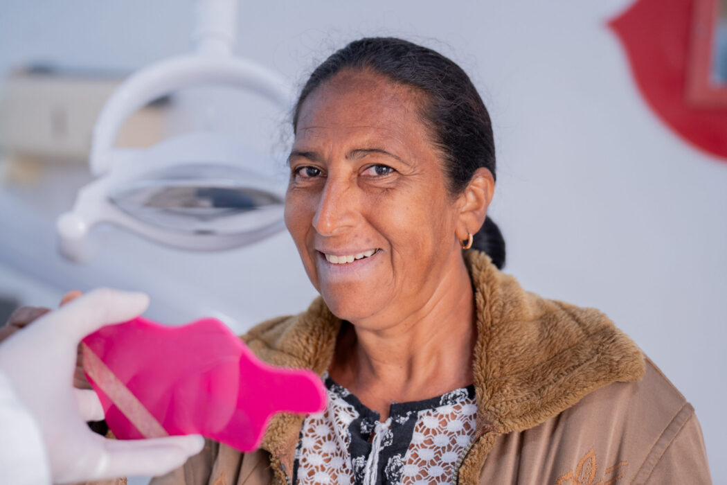 No momento, você está visualizando Mutirão de entrega de próteses dentárias devolve sorriso e autoestima em Rondonópolis