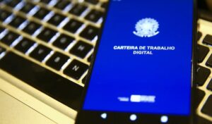 Leia mais sobre o artigo Taxa de desemprego cai para 5,3%, a menor para o trimestre até agosto