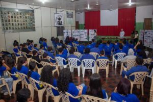 Leia mais sobre o artigo Estudantes conhecem do ouro à revolução tecnológica em projeto idealizado por Max Russi