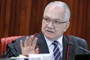 Leia mais sobre o artigo Fachin dá 5 dias para Mendonça, Moraes, Gonet e Andrei se manifestarem