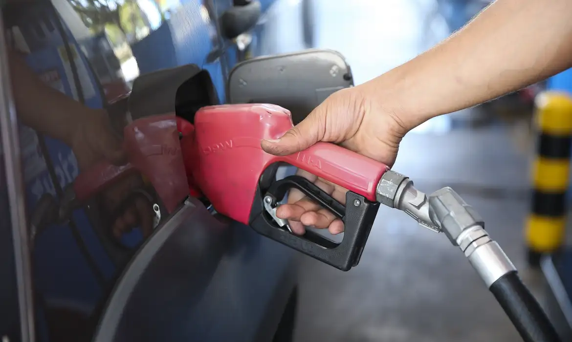 No momento, você está visualizando Fazenda mantém subsídio de R$ 2,12 ao óleo diesel
