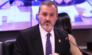 Leia mais sobre o artigo Dino determina reintegração de Andrei Rodrigues ao comando da PF