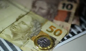 Leia mais sobre o artigo IBC-BR recua 0,2% em julho; resultado representa alta de 1% em um ano