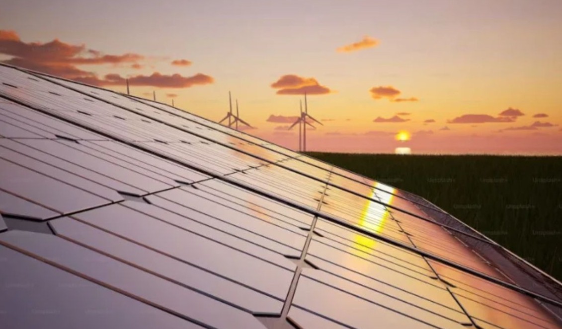 No momento, você está visualizando Painéis solares flutuantes que seguem o Sol prometem até 20% mais energia