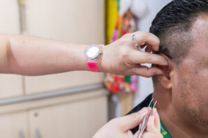 Leia mais sobre o artigo Cuiabá oferece auriculoterapia, reiki e outras terapias; veja como participar