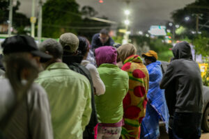 Leia mais sobre o artigo Prefeitura de Cuiabá distribui marmitas e cobertores para população em situação de rua
