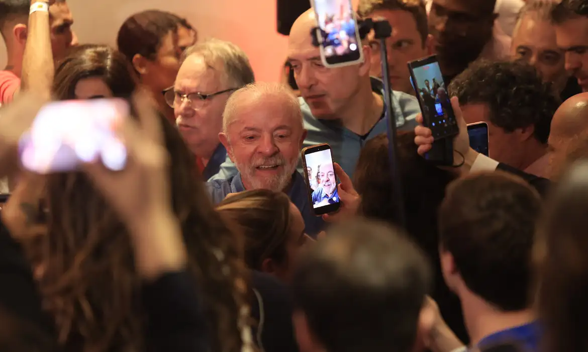 No momento, você está visualizando Lula é reeleito presidente do Brasil