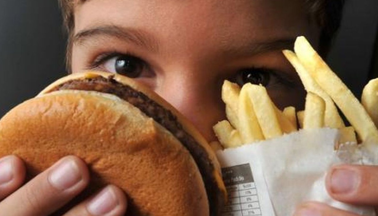 No momento, você está visualizando OMS lança guia para enfrentar obesidade em crianças e adolescentes