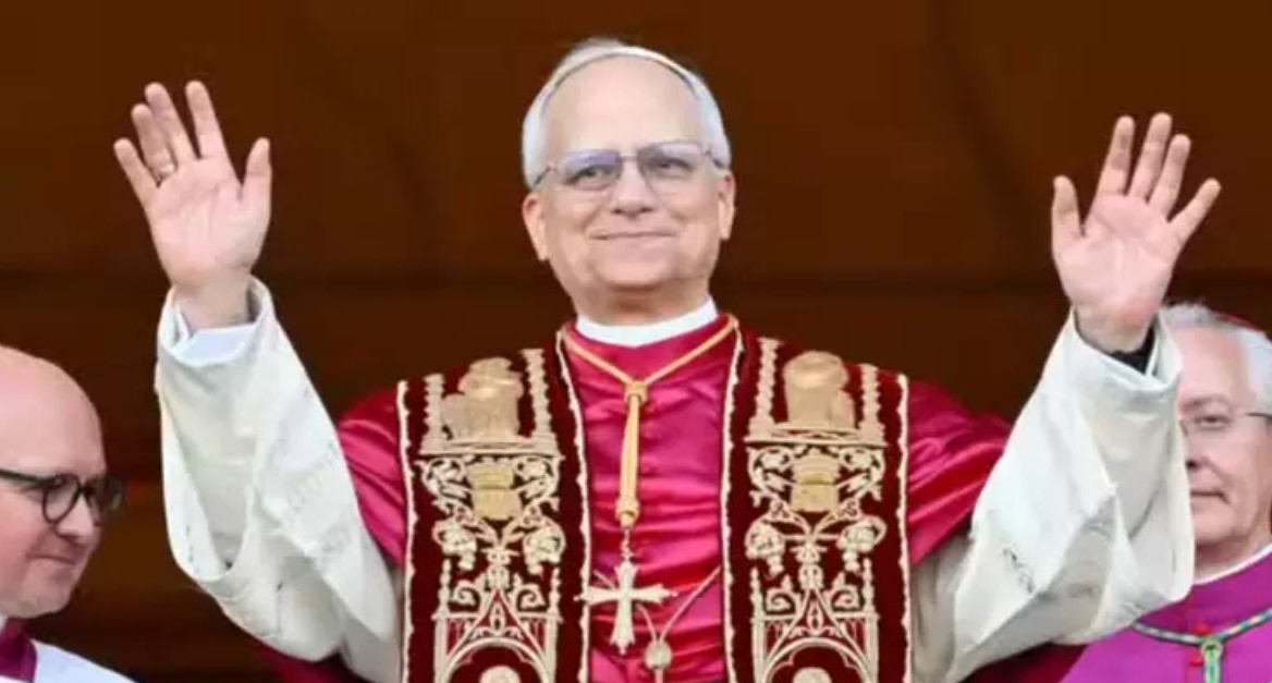 No momento, você está visualizando Papa Leão XIV será internado para cirurgia no pulmão na Itália