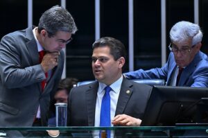 Leia mais sobre o artigo PEC que acaba com escala 6×1 começa a tramitar no Plenário