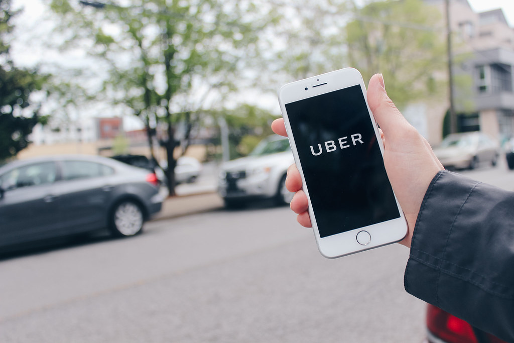 No momento, você está visualizando Uber lança recurso que facilita embarque de idosos e pessoas com deficiência