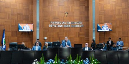 ALMT institui Maio Verde Esmeralda valorização da enfermagem