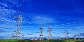 Alta do petróleo adiciona risco à conta de luz em 2026