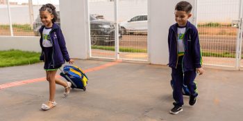 Alunos de Rondonópolis recebem kits escolares completos