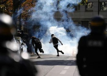 autoridades-francesas-decretam-toque-recolher