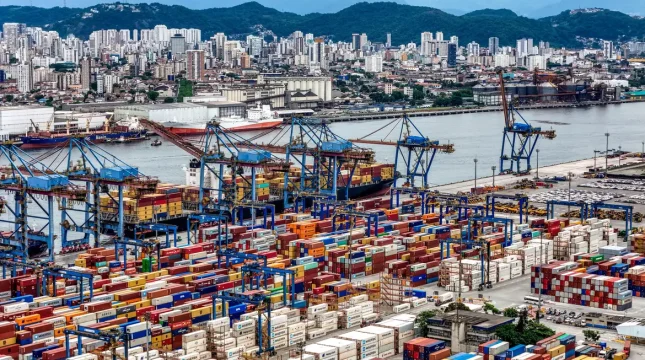 Brasil vê avanço com EUA, mas mantém etanol fora da negociação