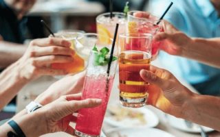 brasileiros-exageram-consumo-bebida-alcoolica