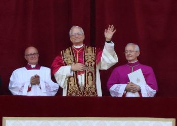 decreto-aprovado-papa-instrui-jesus-salvou-mundo