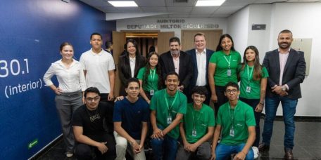 "Estamos abrindo caminhos um futuro de oportunidades", diz Max