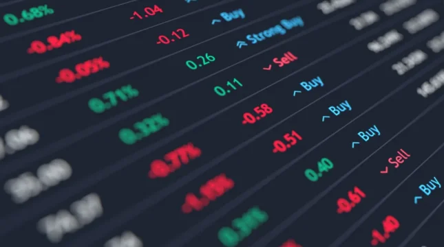 FMI eleva projeção do PIB do Brasil e prevê desaceleração em 27