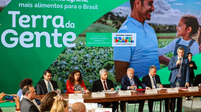Governo anuncia investimento de R$ 2,7 bi na reforma agrária