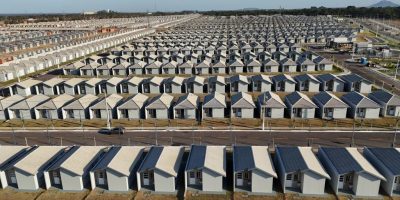 Governo de MT entrega casas populares em Primavera do Leste
