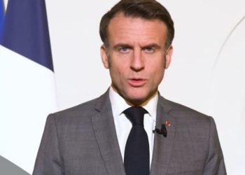 macron-vai-reforcar-arsenal-militar