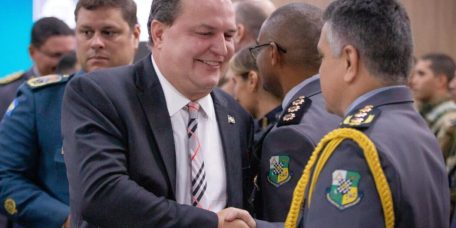 Max Russi destaca leis que modernizam as forças de segurança