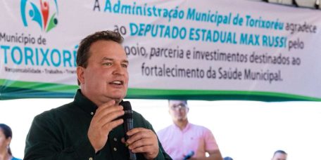 Max Russi entrega hospital reformado em Torixoréu