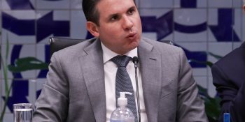 Motta convoca reunião de líderes para votar PL da escala 6x1