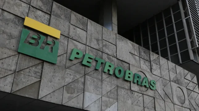 Petrobras implementa desconto no diesel a partir de hoje (1º)