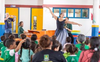 Piano Gente leva balé e música as escolas de Cuiabá