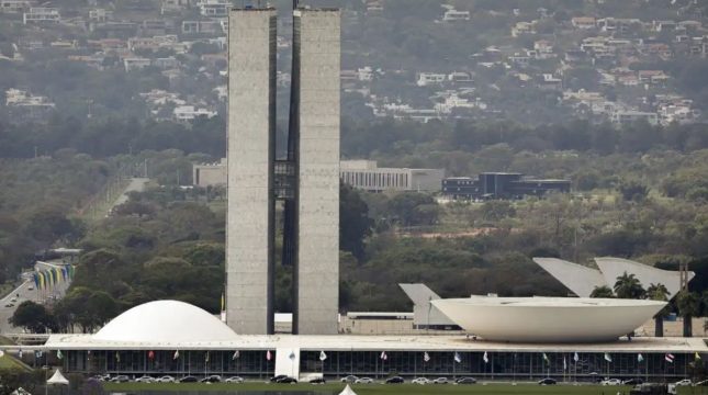 presidente-sanciona-reajuste-legislativo