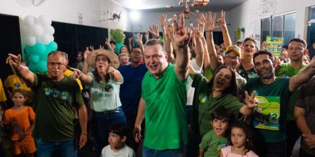 Professora declara apoio a Max Russi durante agenda em Nobres