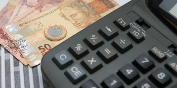 Governo bloqueia R$ 22,1 bi do Orçamento de 2026