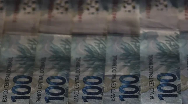 Redução de impostos e equilíbrio fiscal são prioridades, diz CNI