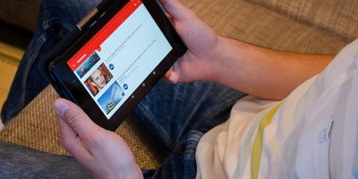 YouTube altera regras para monetização de criadores