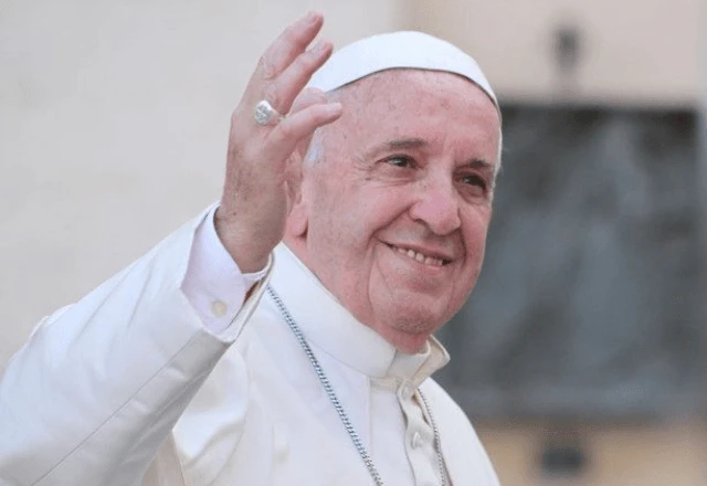 No momento, você está visualizando Papa Francisco teve dois episódios de insuficiência respiratória, segundo Vaticano